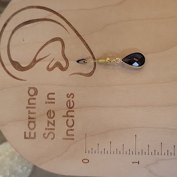 Dainty Grape Glass Drop Earrings - Picture 3 of 6